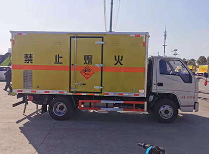 兴城爆破器材运输车